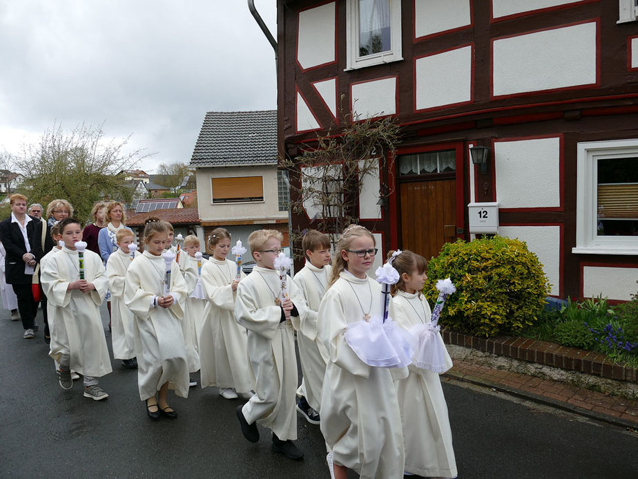 1. Heilige Kommunion in St. Crescentius (Foto: Karl-Franz Thiede)